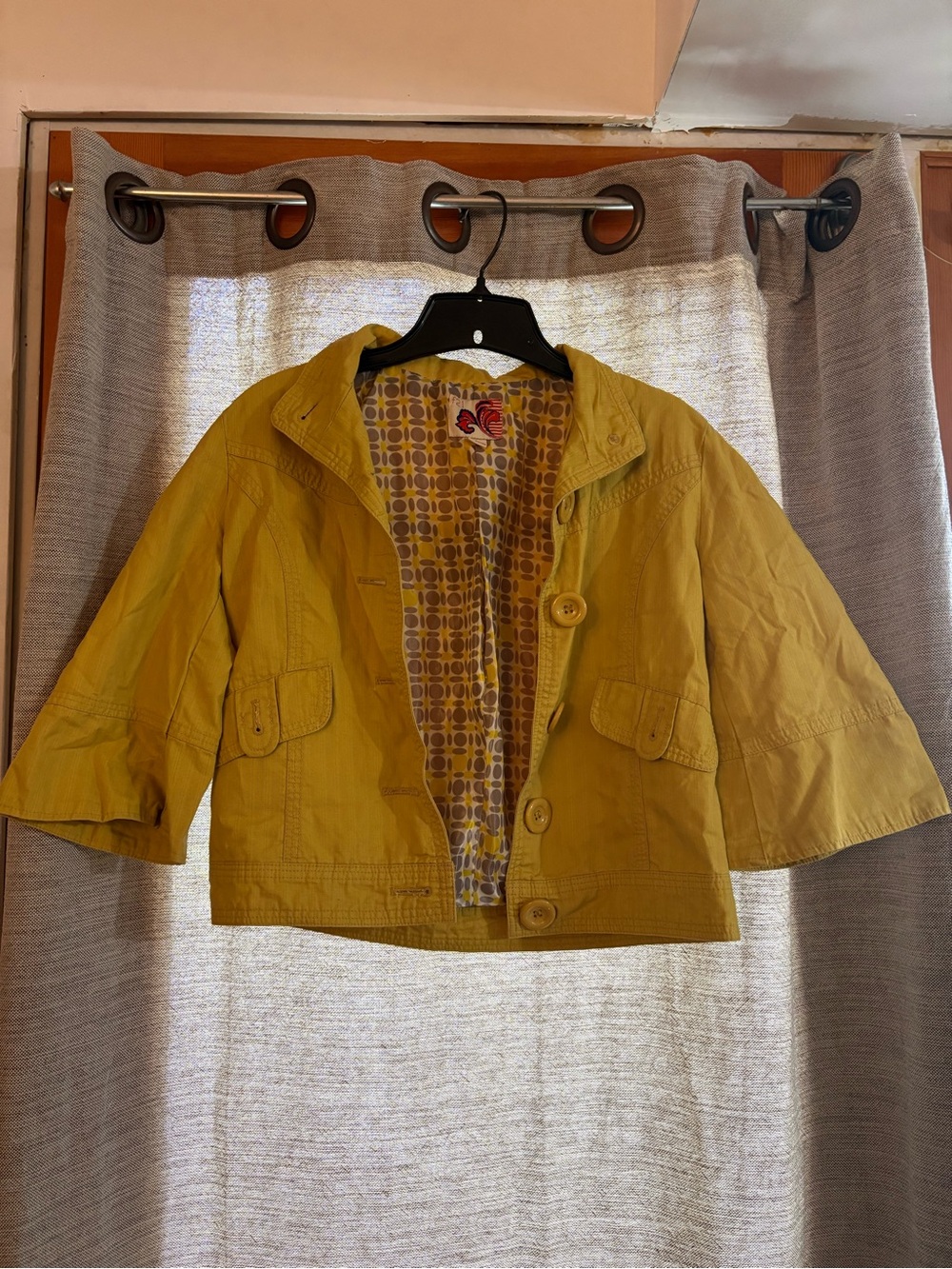 Forever 21 Yellow Cropped Women’s Blazer with Button Front